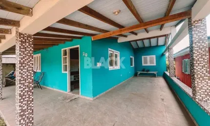 Casa com 2 quartos à venda na Rua Antônio Licca, 20, Centenário, Torres