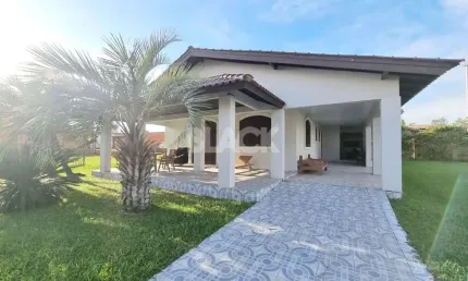 Casa com 6 quartos à venda na Santa Maria, 377, Praia Paraíso, Torres