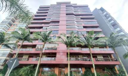Cobertura com piscina junto as Quatro Praças em Torres RS