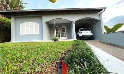 Casa com 4 quartos à venda na Rua Bélgica, 420, Petrópolis, Joinville