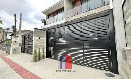 Casa com 3 quartos à venda na Rua Paraíba, 605, Anita Garibaldi, Joinville