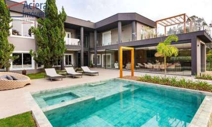 LUXUOSA CASA NO TAMBORÉ 1 COM 6 SUITES - 780m² DE MUITO LUXO, PRONTA PARA MORAR!
