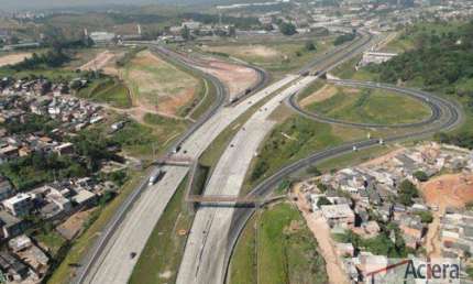 TREVO - FRENTE RÉGIS BITTENCOURT - 1Km do RODOANEL - Área com 100.314 m² - Embu das Artes/SP