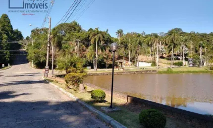 CONDOMÍNIO FECHADO – LAZER E QUALIDADE DE VIDA - CHÁCARA RESIDENCIAL COM 3 CASAS, PISCINA E ESPAÇO GOURMET
