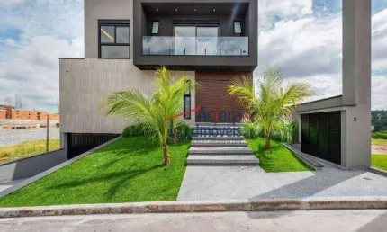 GRANJA VIANA- CONDOMÍNIO SÃO PAULO II - Casa auto padrão, acabamento de primeira, com 4 suítes,1 máster todas com closet montado e cozinha planejada