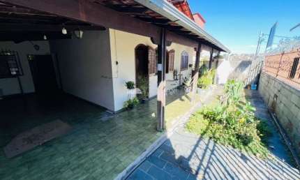 Casa com 4 quartos à venda na Santa Mônica, Belo Horizonte  por R$ 750.000