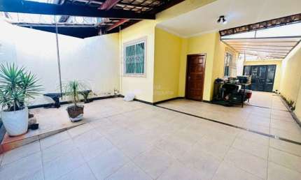 Casa com 3 quartos à venda na Santa Branca, Belo Horizonte  por R$ 750.000