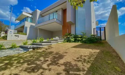 Casa em condomínio fechado com 4 quartos à venda no Gran Park, Vespasiano  por R$ 2.490.000