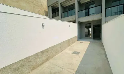 Casa com 2 quartos à venda no Jardim Guanabara, Belo Horizonte  por R$ 399.000
