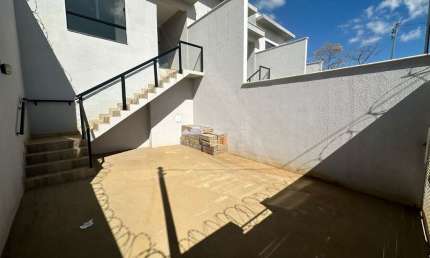 Casa com 3 quartos à venda em Cachoeira, São José da Lapa  por R$ 395.000