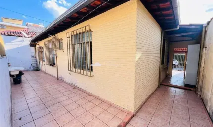 Casa com 4 quartos à venda na Santa Amélia, Belo Horizonte  por R$ 760.000