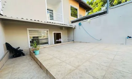 Casa com 2 quartos à venda na Santa Amélia, Belo Horizonte  por R$ 495.000