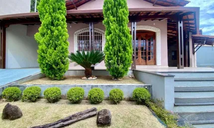 Casa com 3 quartos à venda na Mantiqueira, Belo Horizonte  por R$ 850.000
