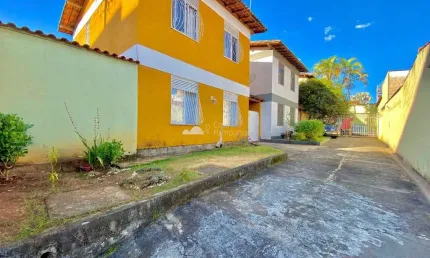 Casa com 3 quartos à venda na Santa Mônica, Belo Horizonte  por R$ 560.000