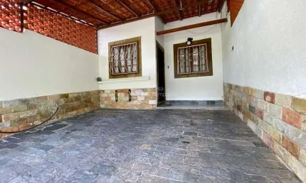Casa com 2 quartos à venda na Santa Branca, Belo Horizonte  por R$ 540.000