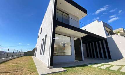 Casa em condomínio fechado com 4 quartos à venda no Residencial Park I, Vespasiano  por R$ 1.290.000