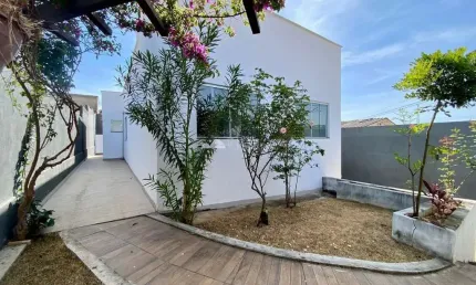 Casa com 3 quartos à venda na Vila Maria, Lagoa Santa  por R$ 650.000