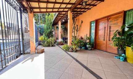 Casa com 3 quartos à venda na Santa Amélia, Belo Horizonte  por R$ 1.400.000