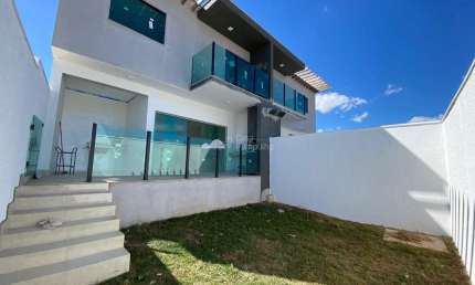 Casa com 3 quartos à venda na Liberdade, Santa Luzia  por R$ 650.000