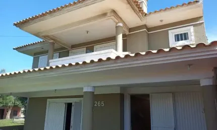 Casa com 7 quartos à venda em Rainha do Mar, Xangri-Lá  por R$ 849.000