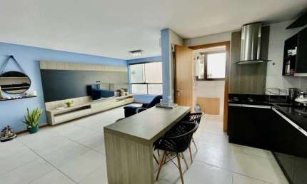 Apartamento de 02 dormitórios amplos, sendo uma suíte!