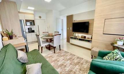 Apartamento de 02 dormitórios com suíte, mobiliado e decorado