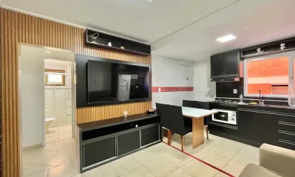 Apartamento de 01 dormitório transformado em 02, com terraço!