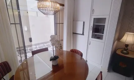 Apartamento de 02 dormitórios e mais terraço com anexo