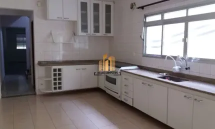 Sobrado com 3 dormitórios (1 suíte) na R. José Damiani por R$ 790.000,00