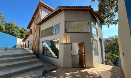 Ótima casa em Condomínio com 4 suítes por R$ 1.500.000,00