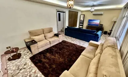Casa de Luxo à Venda na Ponta da Praia, Santos-SP: 3 Quartos, 2 Suítes, 3 Salas, 5 Banheiros, 2 Vagas de Garagem, 279m² de Área
