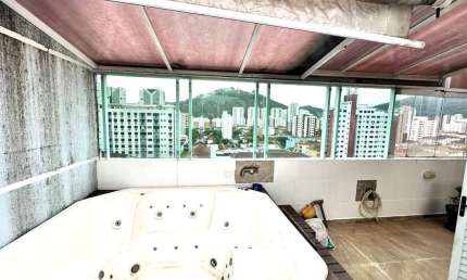 Cobertura à venda em Santos-SP, Campo Grande: 3 quartos, 3 suítes, 1 sala, 4 banheiros, 3 vagas, 246m². Venha conferir!