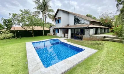 Imperdível oportunidade: Casa à venda em São Vicente-SP, Morro dos Barbosas. 4 quartos, 3 suítes, 1 sala, 5 banheiros, 2 vagas, 450m².