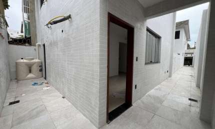 Imperdível: Casa à venda em Santos-SP, Vila Belmiro, 3 quartos, 1 suíte, 104,25 m², 2 vagas de garagem