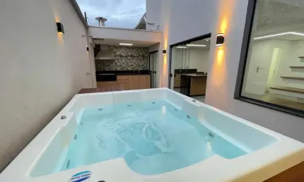 Casa com 3 quartos, Ponta da Praia, Santos - R$ 1.85 mi, Cod: 1835