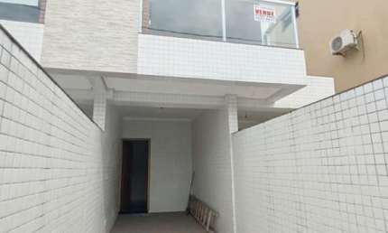 Casa à Venda em Santos-SP, Bairro Embaré: 3 Quartos, 2 Suítes, 1 Sala, 3 Banheiros, 2 Vagas de Garagem - 129 m² de Conforto e Elegância!