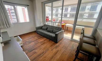 Apartamento à venda no Gonzaga, Santos-SP: 2 quartos, 1 suíte, 2 salas, 2 banheiros, 1 vaga de garagem!