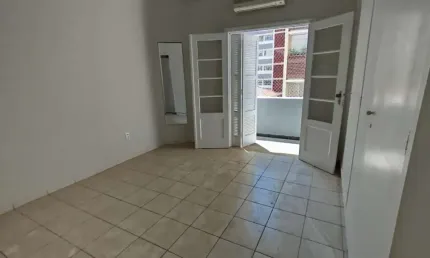 Apartamento à Venda no Boqueirão - Santos/SP: 2 Quartos, 1 Suíte, 73m² de Conforto à Beira-Mar!