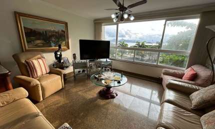 Imperdível oportunidade: Apartamento à venda em Santos-SP, no Boqueirão, com 3 quartos, 1 suíte, 1 sala, 3 banheiros, 1 vaga e 200m².