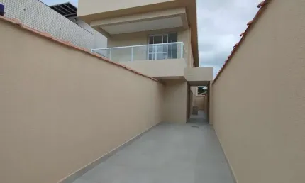 Casa Sobreposta 3 quartos no Bairro do Estuário/SP - Espaçosa e Reformada! Agende sua visita hoje!