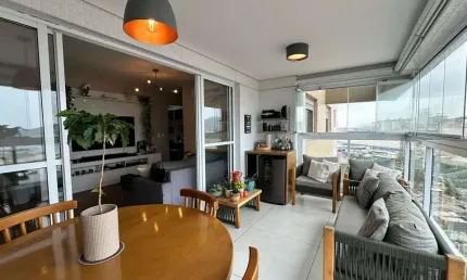 Apartamento impecável na Ponta da Praia, Santos-SP: 3 quartos, 2 suítes, 2 salas, 3 banheiros, 2 vagas de garagem e 111m² de área.