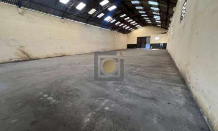 Galpão Comercial à Venda em Santos-SP, Bairro Macuco: 1 Sala, 2.200,00m² de Área total!