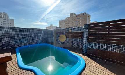 Casa triplex à venda em Santos com piscina, 5 quartos e área gourmet