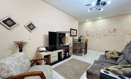 Imperdível Casa à Venda em Santos-SP, Bairro Marapé: 3 Quartos, sala 2 ambientes, 2 Banheiros e 1 Vaga de Garagem!