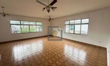 Casa à venda em Santos-SP, Marapé: 3 quartos, 2 salas, 3 banheiros, 1 vaga, 210m² - Oportunidade única!