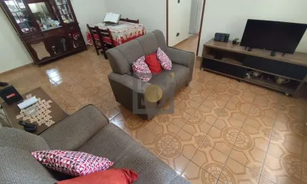 Apartamento à venda no Gonzaga em Santos-SP: 2 quartos, 1 suíte, sala 2 ambientes, 2 banheiros, 1 vaga, 139m²!