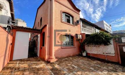 Casa Comercial à Venda em Santos-SP no Boqueirão: 5 Quartos, 1 Suíte, 2 Salas, 6 Banheiros, 7 Vagas de Garagem - 248,00m².