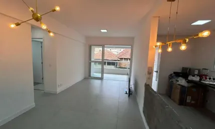 Apartamento de alto padrão à venda em Santos-SP, no Embaré! 2 quartos, 2 suítes, 1 sala, 1 banheiro, 1 vaga. 99m² de luxo!