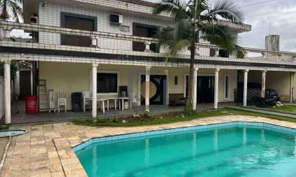 Casa com 4 Suítes e Piscina no Morro Nova Cintra, Santos-SP - Imperdível!