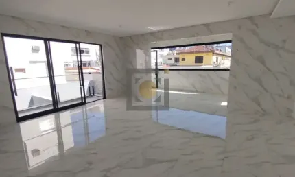 Casa de luxo à venda em Santos-SP, no Embaré: 3 quartos, 3 suítes, 1 sala, 4 banheiros, 2 vagas, 236m².